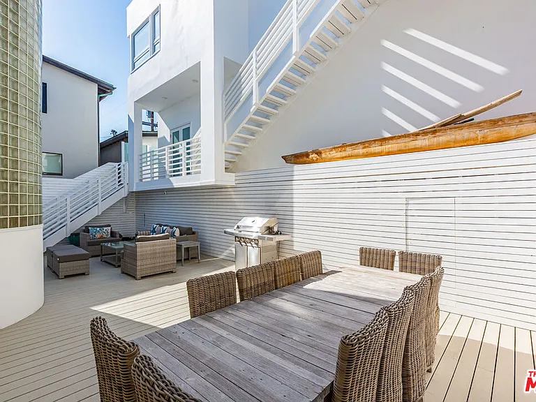 25212 Malibu Rd — Photo 16