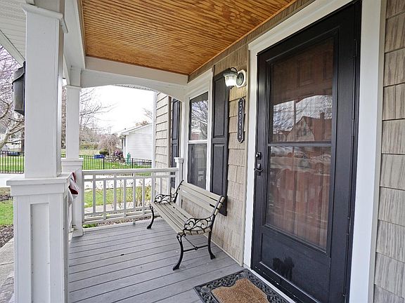 2nd image of 5582 Oak St