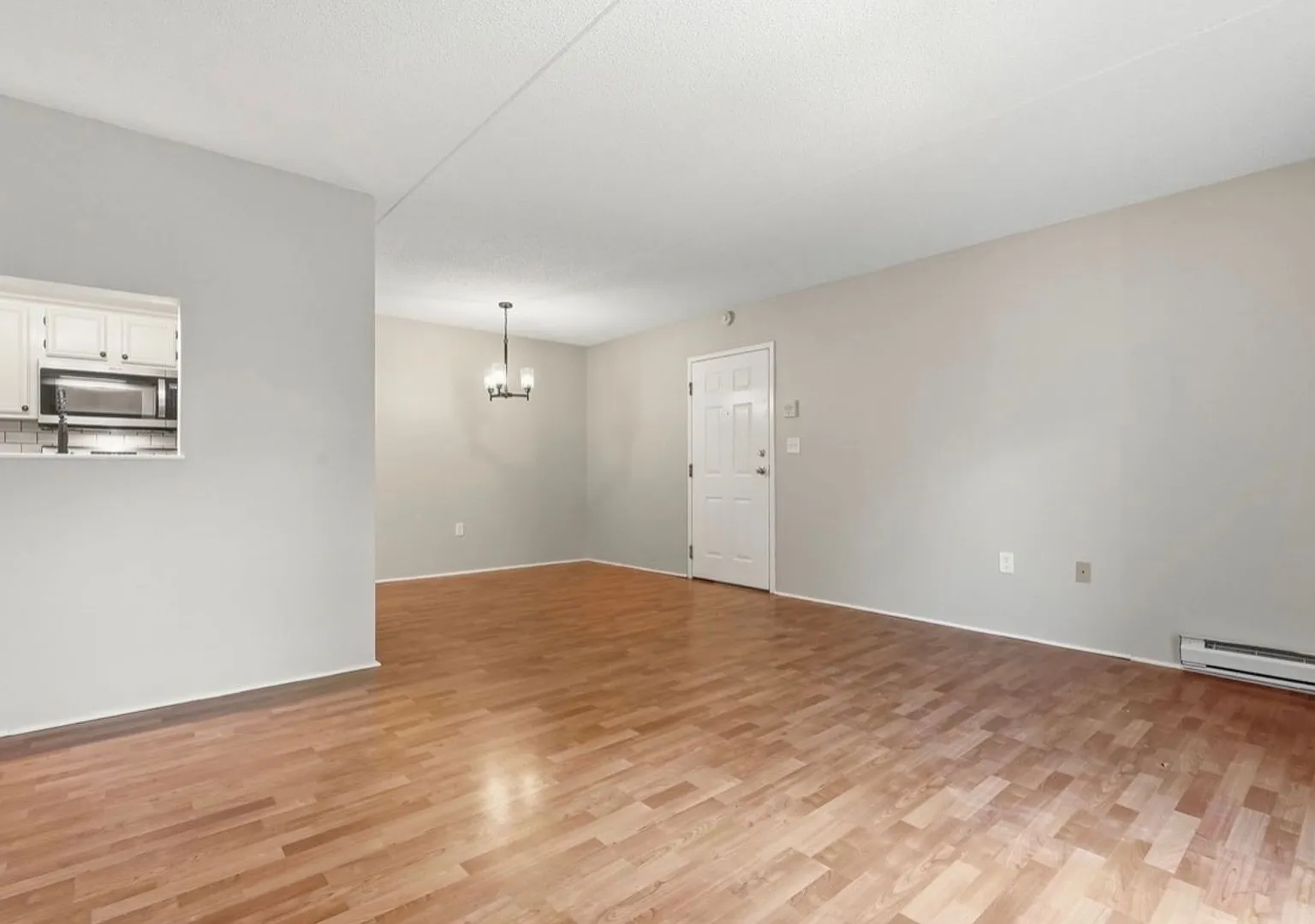 Condo-Holyoke — Photo 4
