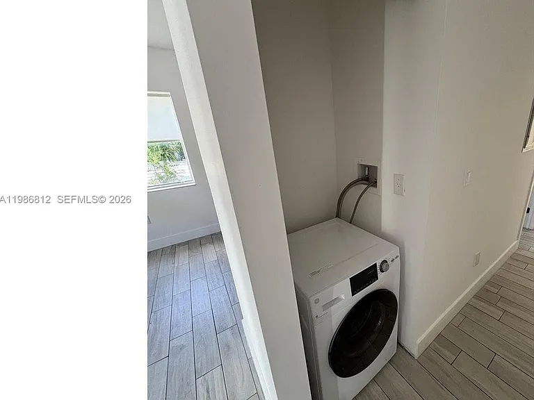 1000 7th St #10 — Photo 30