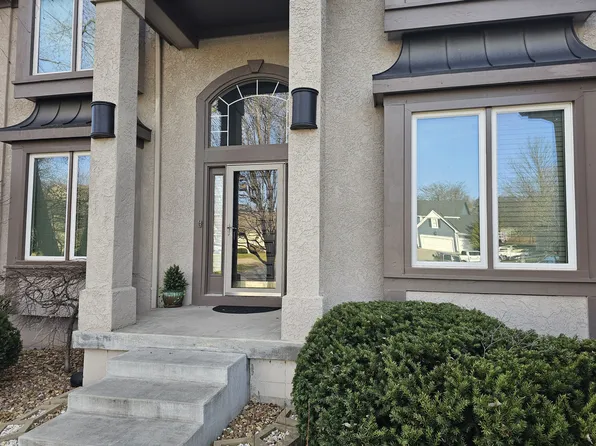 7344 Oakview St, Shawnee, KS 66216