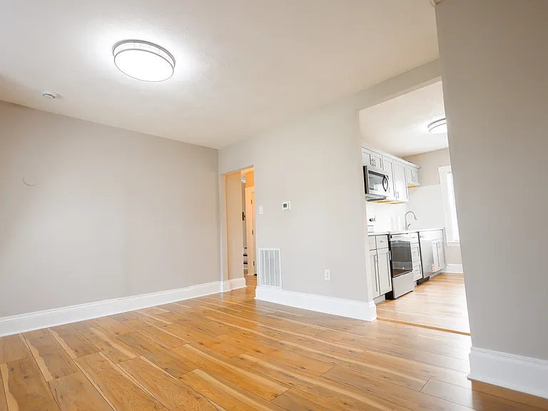31 Graham St #2 — Photo 5