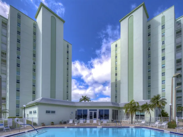 400 64th Ave APT 1006, Saint Pete Beach, FL 33706