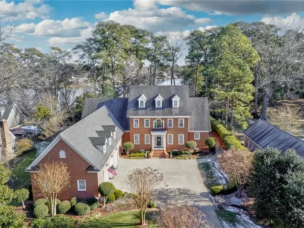 828 Oaklette Ave, Chesapeake, VA 23325