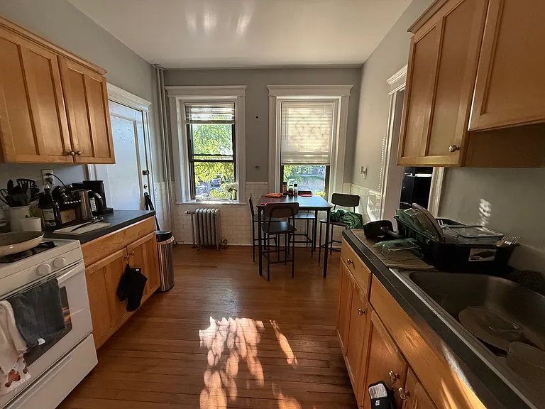 12 Greenway Ct #3 — Photo 2