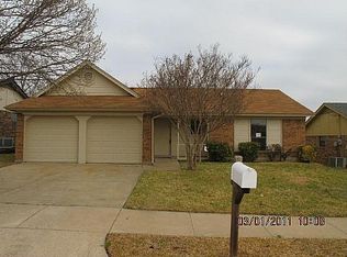 5817 Fender Ct, Watauga, TX 76148