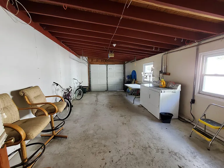 403 N Pine St — Photo 11