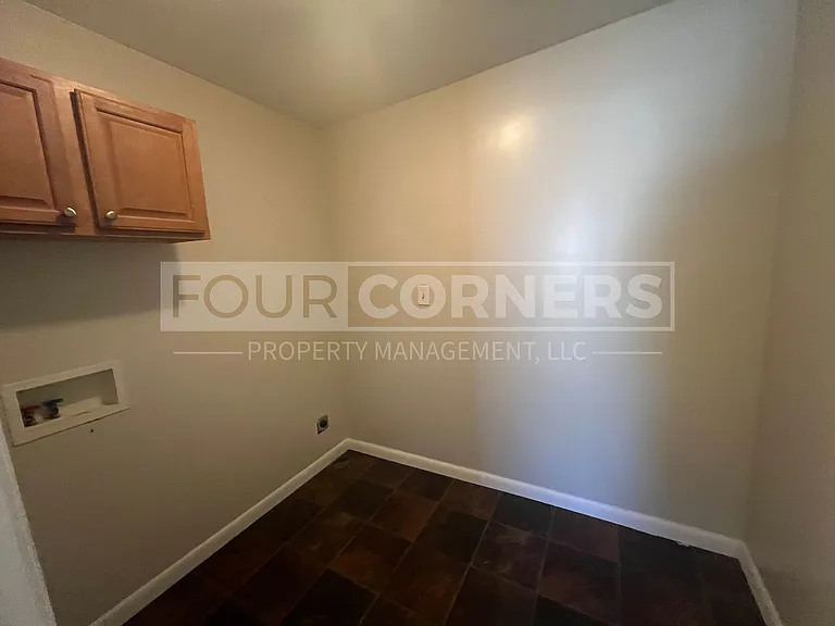 1901 Merritt Dr — Photo 12