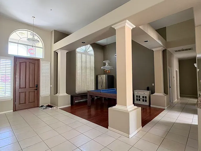 10511 N 117th Pl — Photo 3