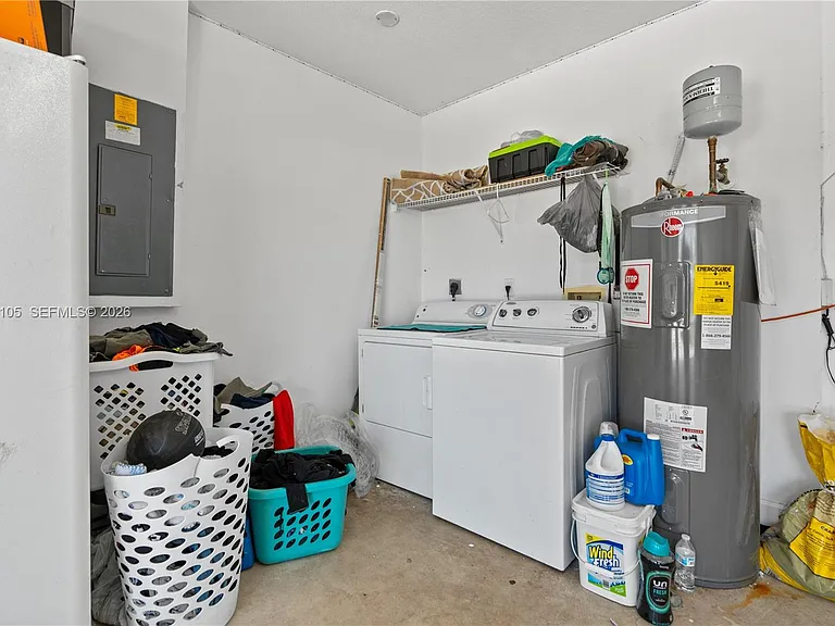 401 NW Kilpatrick Ave — Photo 45