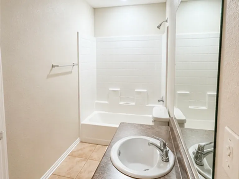 2709 Donna Ct — Photo 8