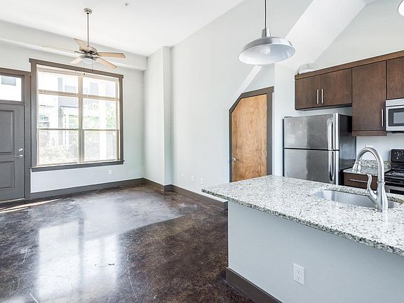 4th image of 1125 Bainbridge St APT 13