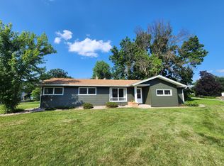 2130 Oakridge Rd, Stillwater, MN 55082