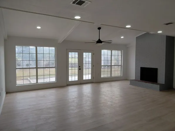 3007 NE 11th St, Mineral Wells, TX 76067