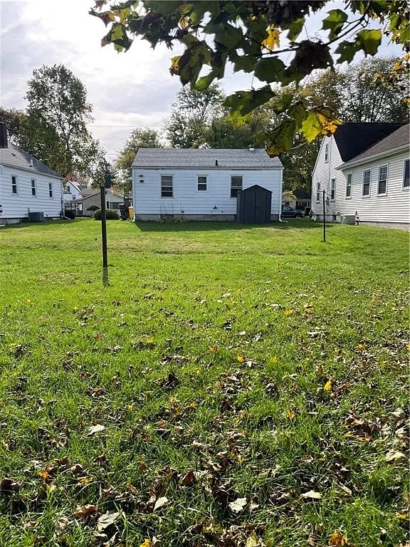 2 bed, 1.0 bath, 720 sqft, $1,250 — Photo 2