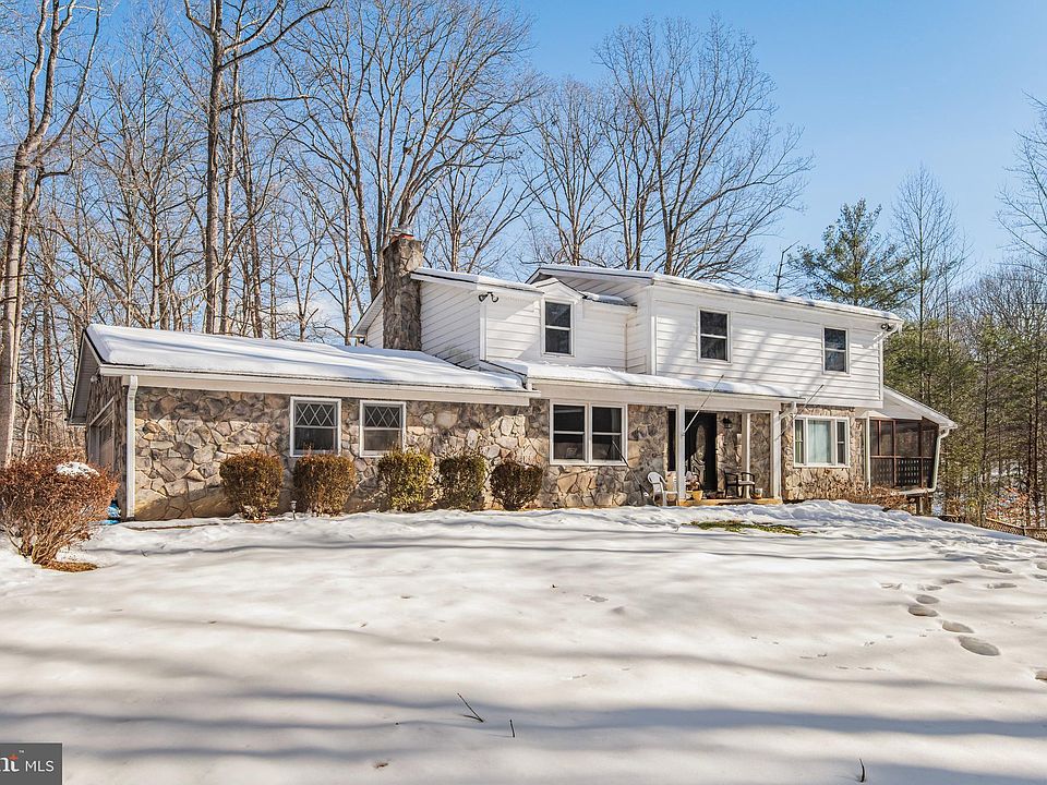 1st image of 13437 Carriage Hill Dr