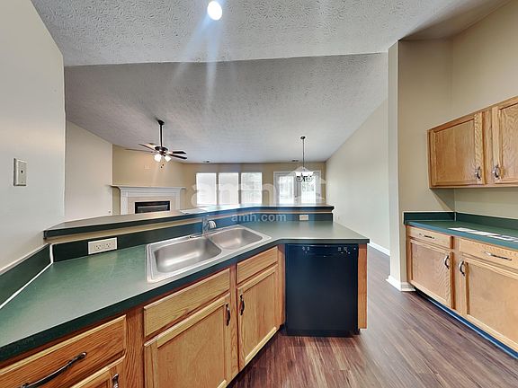 3rd image of 7705 Corsican Cir
