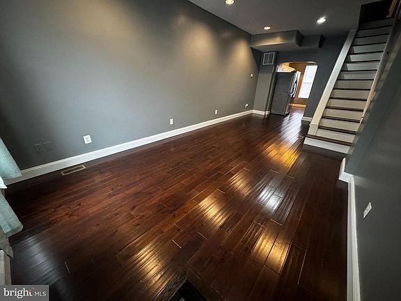 2nd image of 411 N Belnord Ave