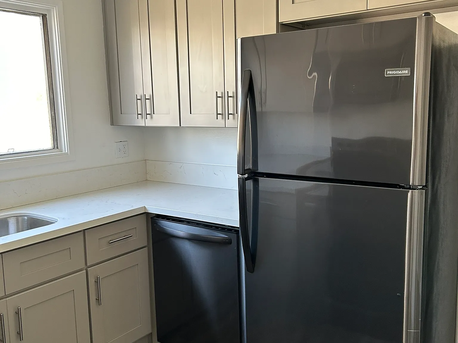 1 bed, 820 sqft, $2,995 — Photo 2