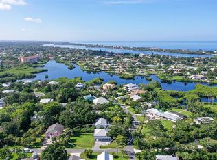 216 Shoreland Dr, Osprey, FL 34229
