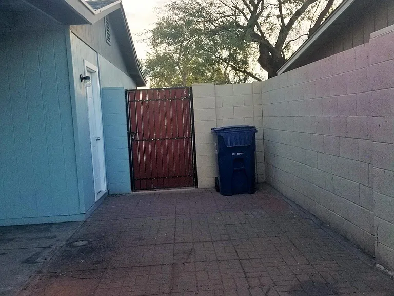 side gate
