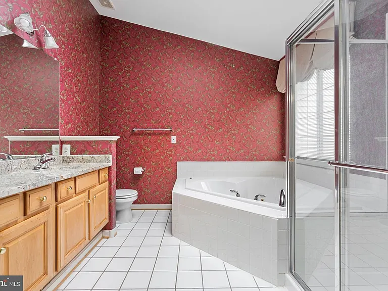 13280 Maple Creek Ln — Photo 48