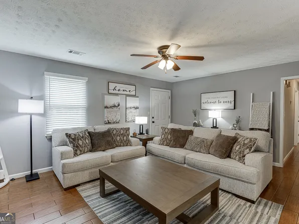 2035 Gum Creek Ln, Loganville, GA 30052