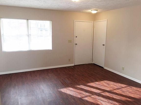 4th image of 8868 Bel Air Ct