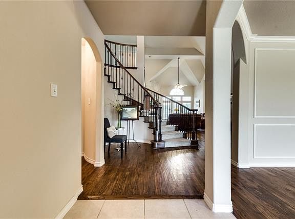 4th image of 313 Palomino Ln