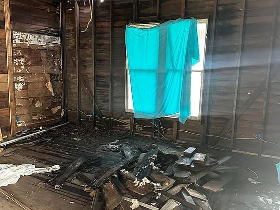 5th image of 726 W Sherman St