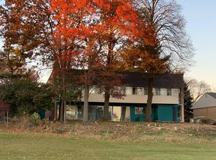 401 G H Baker Dr, Urbana, IL