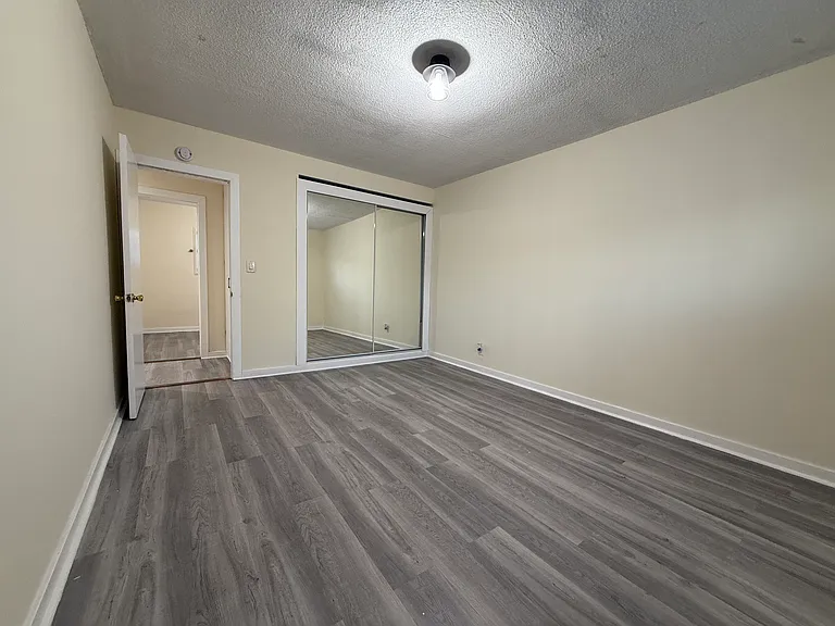 2735 Leafdale Ave — Photo 6