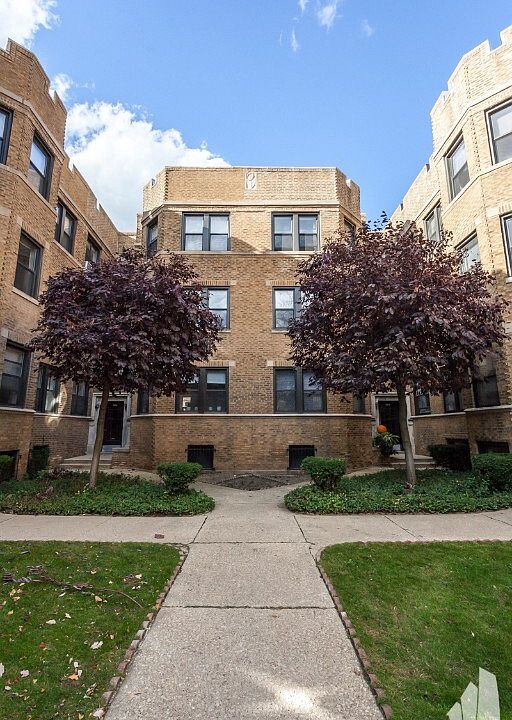 1st image of 622 W Stratford Pl #32-3S