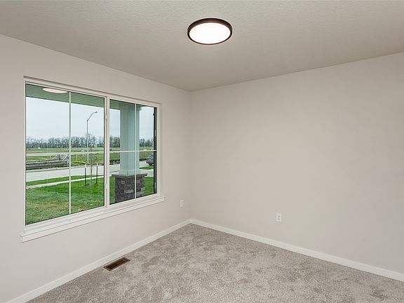 5th image of 1178 NW Petersen Dr