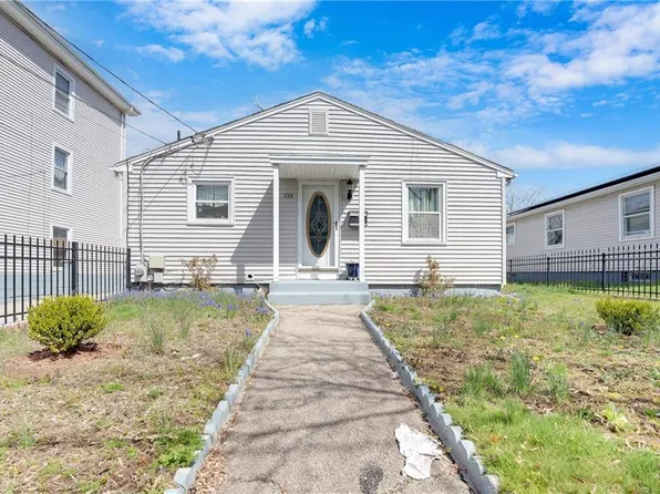 433 Weeden St, Pawtucket, RI 02860