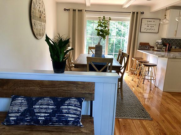 5th image of 24 Benton Cir