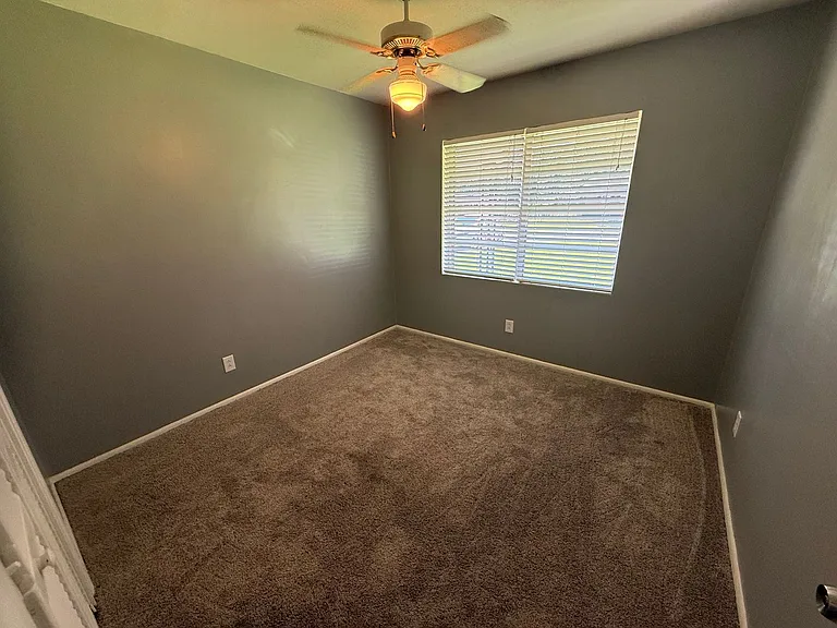 15 Lindsey Ter NW — Photo 6