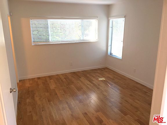 3rd image of 8233 Blackburn Ave