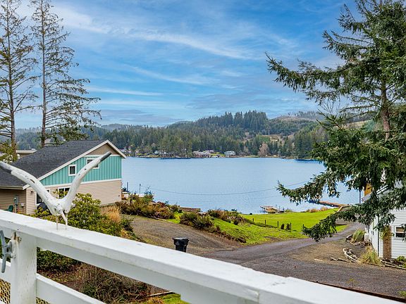 2nd image of 1610 NE Lake Cove Dr