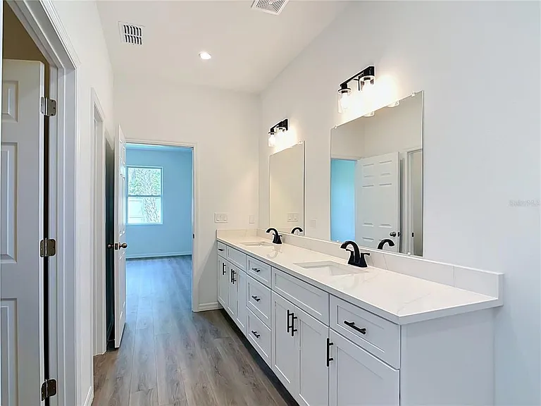 1081 McCrory St — Photo 30