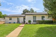 Briar Hill Dr-0306-001.jpg