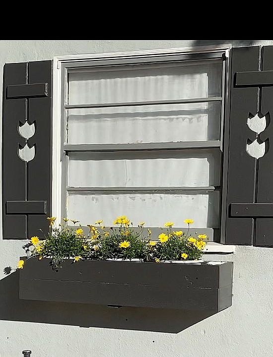 2nd image of 4460 Colbath Ave