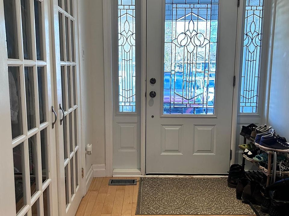 1st image of 174 Cook St