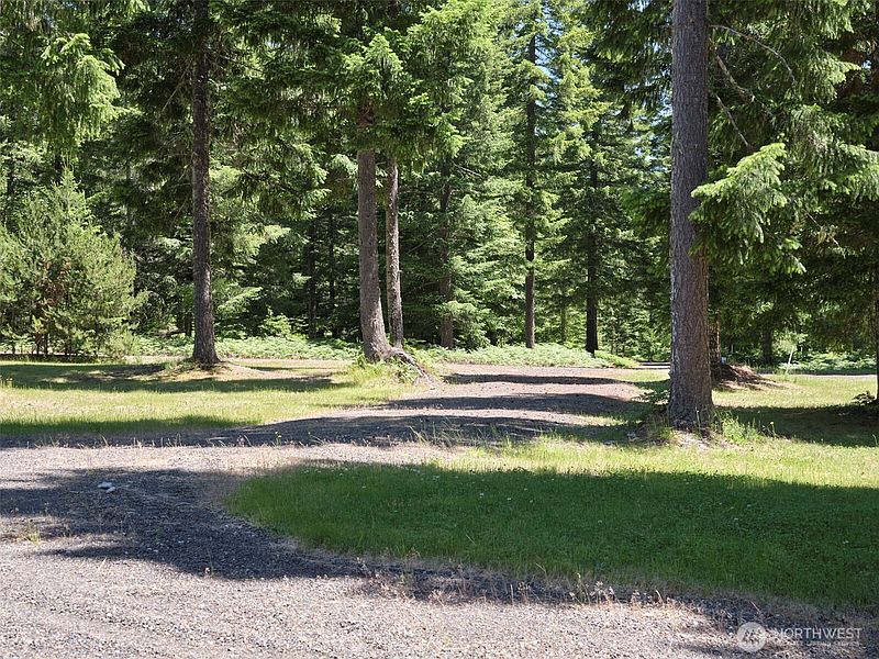 3rd image of 502 Loowit Lane