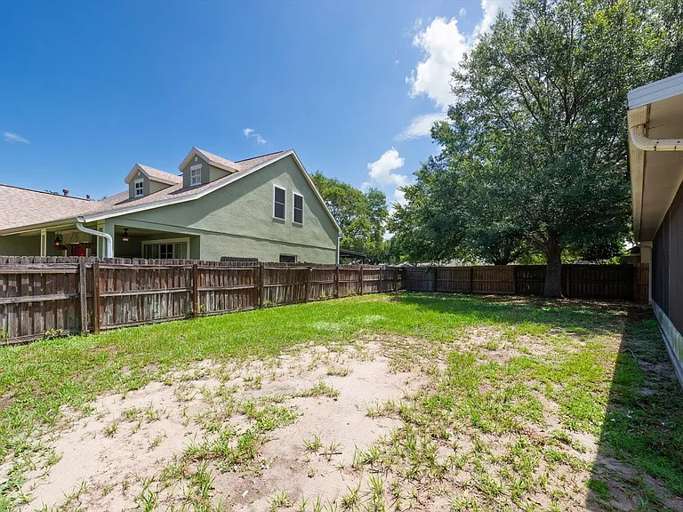 10825 Newbridge Dr — Photo 39
