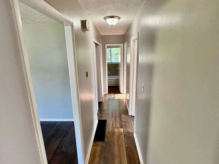 17001 Lipton Ave — Photo 8