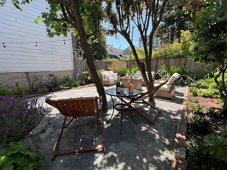 939 Oak St — Photo 15