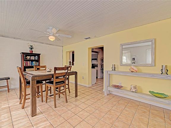 3rd image of 3920 Allan Pl