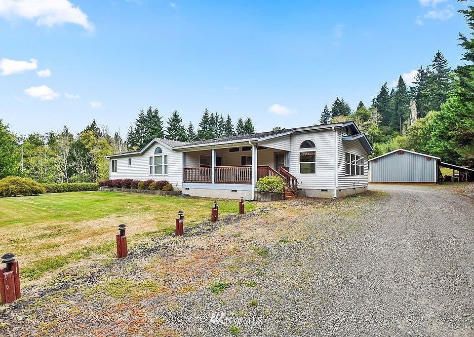 1st image of 2696 Pacific Avenue N
