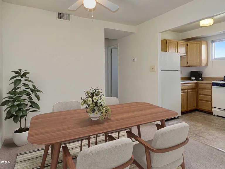 Barclay Square Apartments — Photo 6
